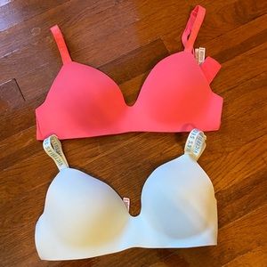 Victoria’s Secret 34D Wireless Bra